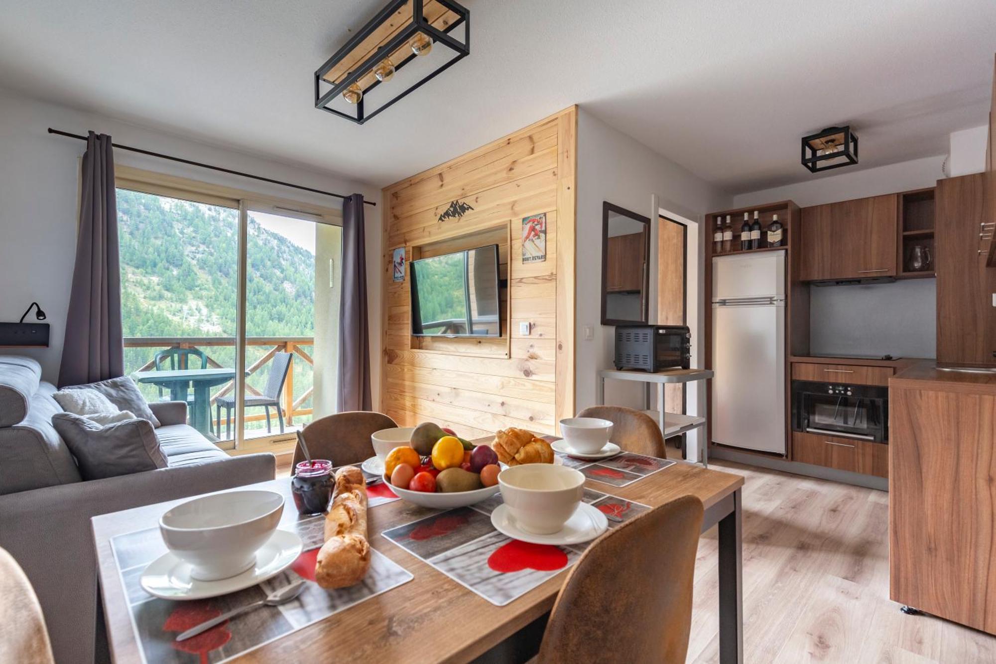Joli T2, Centre, Parking Prive, Wifi, Local A Isola 2000