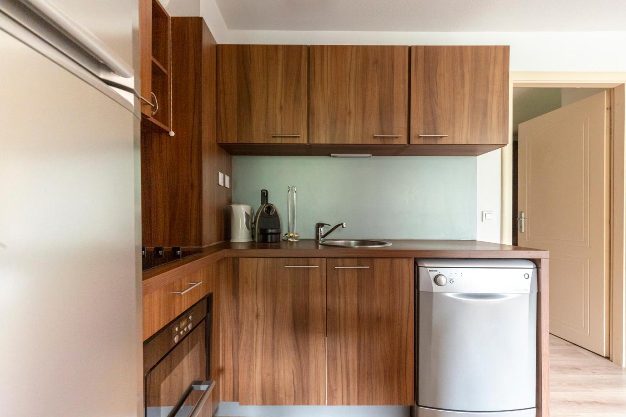 Joli T2, Centre, Parking Prive, Wifi, Local A *