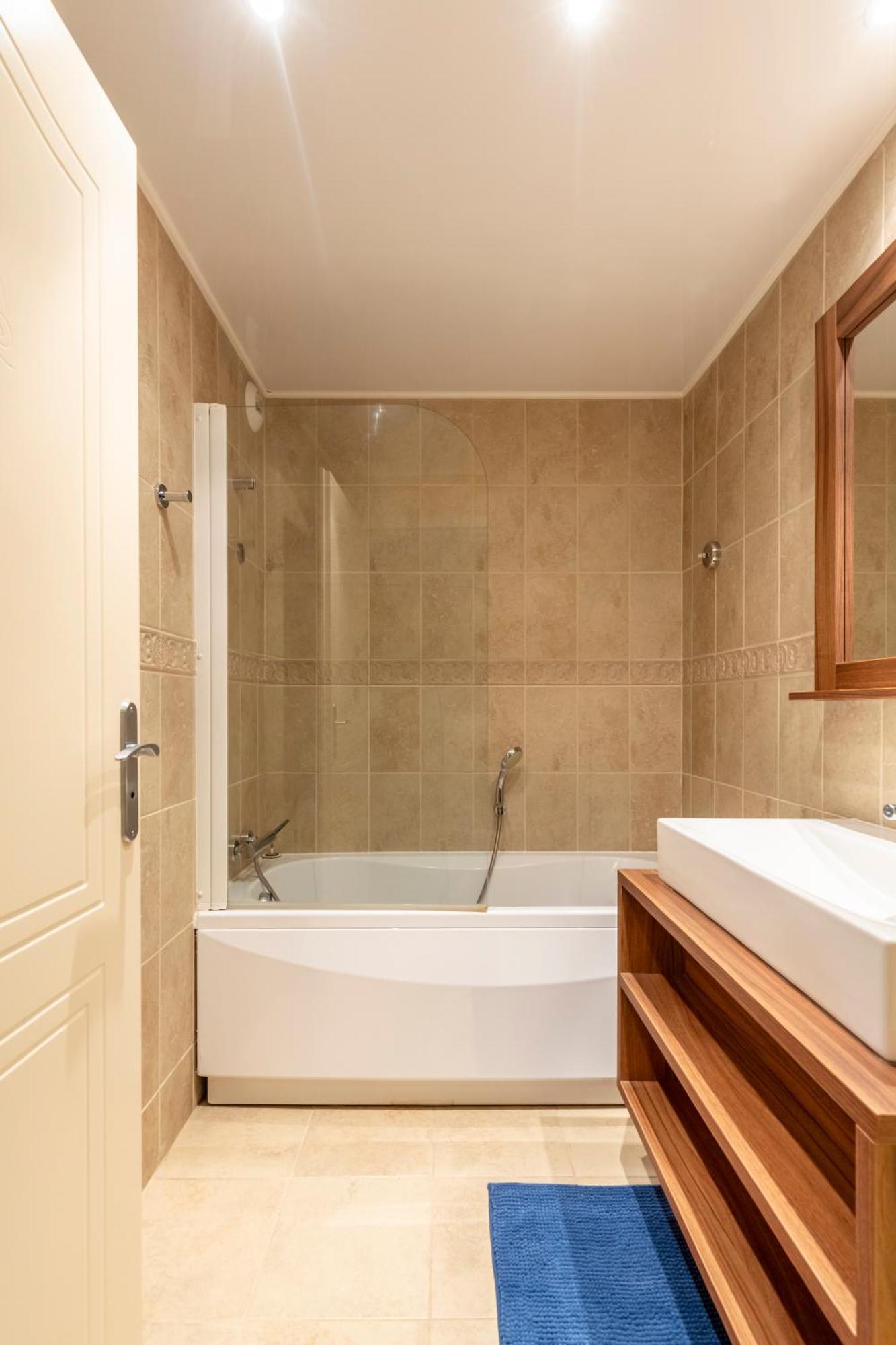 Joli T2, Centre, Parking Prive, Wifi, Local A Apartment